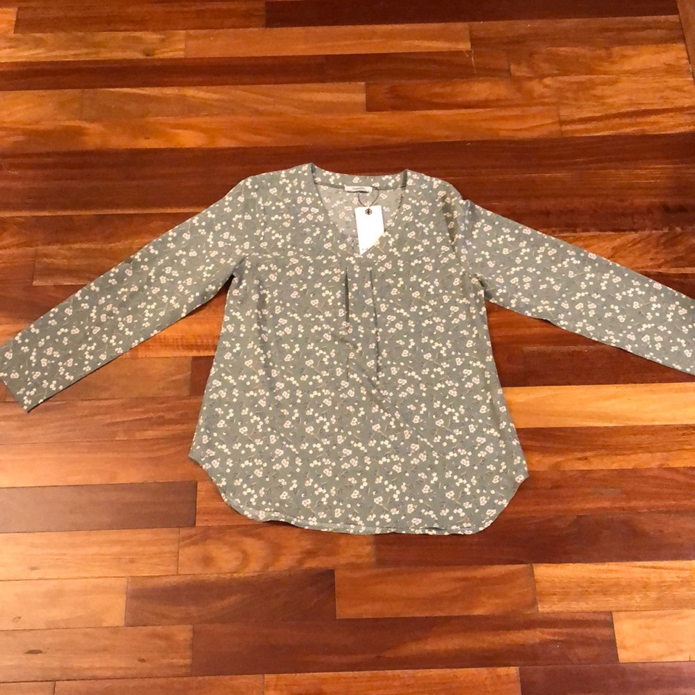 Youtalla- Sage Green & White Tunic Style Blouse